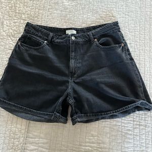 H & M denim shorts
